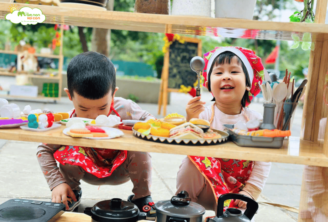 TIỆC NƯỚNG GIÁNG SINH CÙNG CÁC BẠN NHỎ LỚP E5 TIỆC NƯỚNG GIÁNG SINH CÙNG CÁC BẠN NHỎ LỚP E5 - TRƯỜNG MẦM NON VOI CON