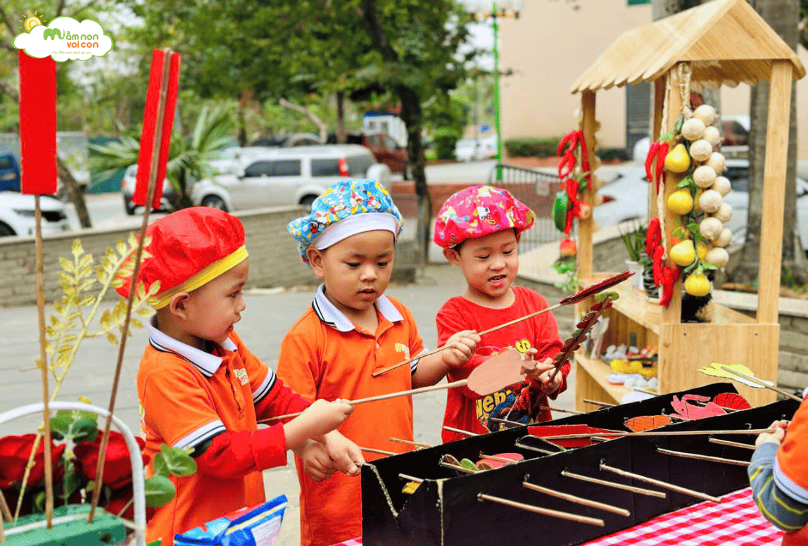 TIỆC NƯỚNG GIÁNG SINH CÙNG CÁC BẠN NHỎ LỚP E5 TIỆC NƯỚNG GIÁNG SINH CÙNG CÁC BẠN NHỎ LỚP E5 - TRƯỜNG MẦM NON VOI CON