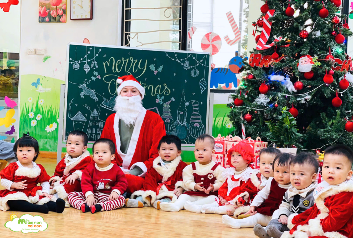 MERRY CHRISTMAS AND HAPPY NEW YEAR 2025 - TRƯỜNG MẦM NON VOI CON