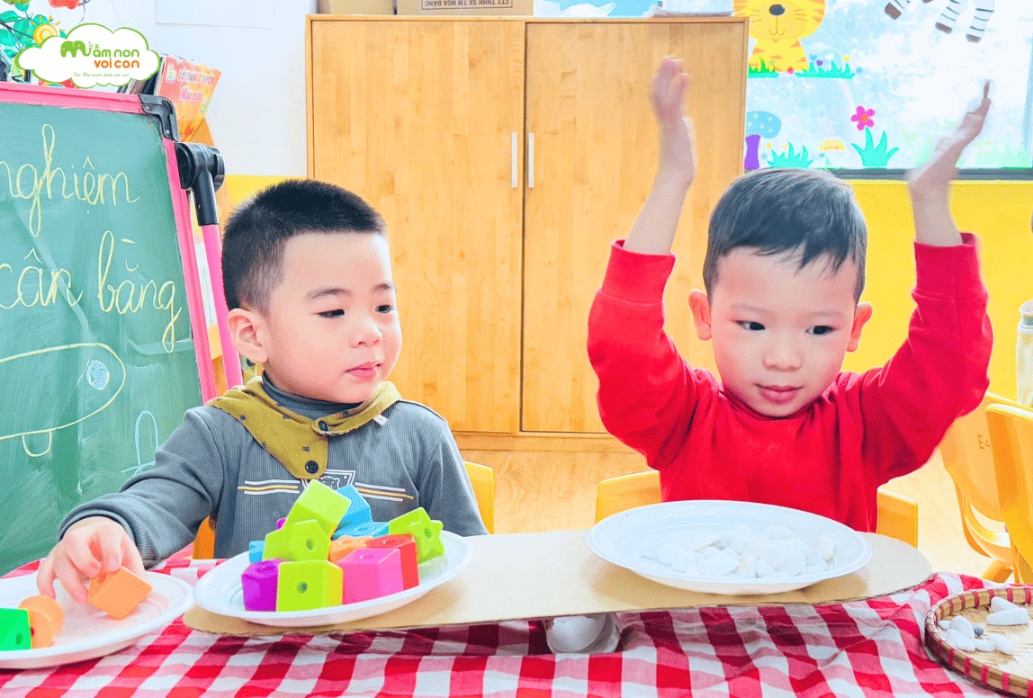 THÍ NGHIỆM: SỰ CÂN BẰNG - TRƯỜNG MẦM NON VOI CON