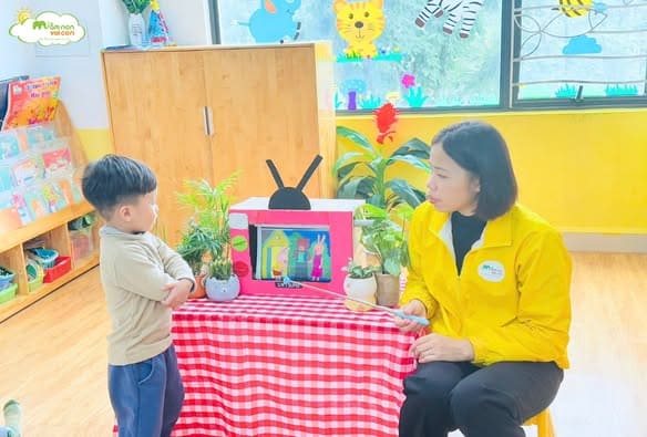 LÀM QUEN VĂN HỌC: KỂ CHUYỆN “THỎ CON KHÔNG VÂNG LỜI” - TRƯỜNG MẦM NON VOI CON