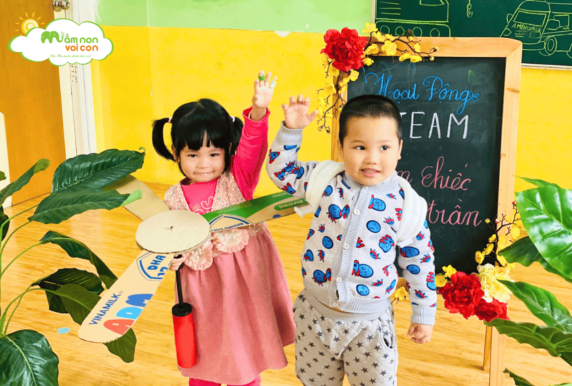 STEAM: “LÀM QUẠT TRẦN TỪ VẬT LIỆU TÁI CHẾ” - TRƯỜNG MẦM NON VOI CON