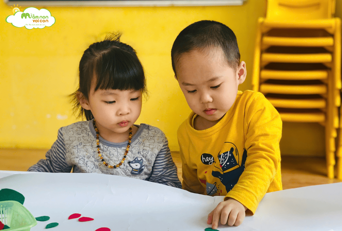 TẠO HÌNH: “TRANG TRÍ ĐÁM MÂY CỦA BÉ” - TRƯỜNG MẦM NON VOI CON