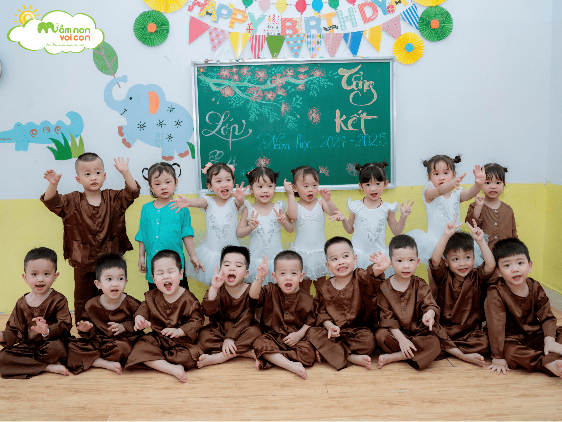 TỔNG KẾT NĂM HỌC – VUI TẾT THIẾU NHI TẠI MẦM NON VOI CON - TRƯỜNG MẦM NON VOI CON