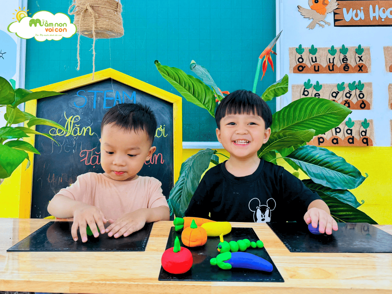 NẶN ĐỒ CHƠI – TRAO TẶNG YÊU THƯƠNG NẶN ĐỒ CHƠI – TRAO TẶNG YÊU THƯƠNG - TRƯỜNG MẦM NON VOI CON