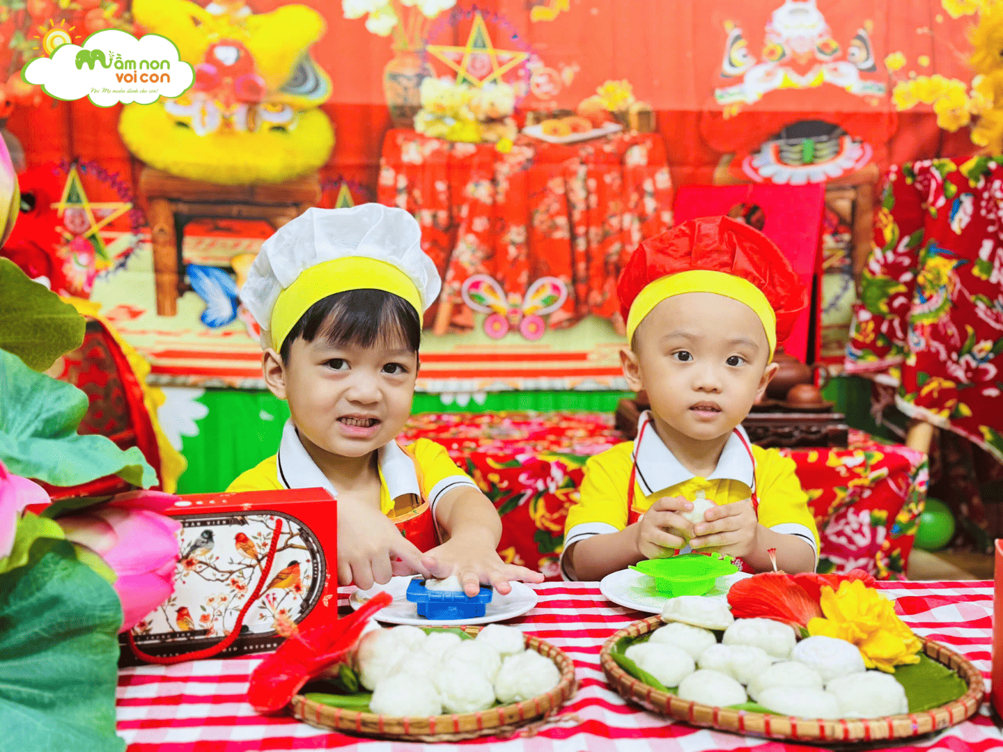 HƯƠNG VỊ TRUNG THU NGỌT NGÀO – BÉ TẬP LÀM BÁNH TRUNG THU HƯƠNG VỊ TRUNG THU NGỌT NGÀO – BÉ TẬP LÀM BÁNH TRUNG THU - TRƯỜNG MẦM NON VOI CON