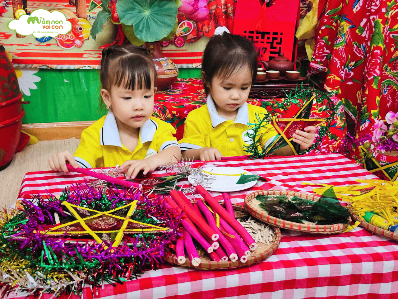 BÉ LỚP E3 KHÉO TAY LÀM ĐÈN ÔNG SAO TRUYỀN THỐNG - TRƯỜNG MẦM NON VOI CON