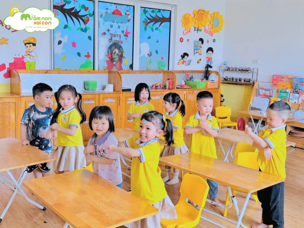 KHÁM PHÁ HÀNH TRÌNH LỚN LÊN CỦA CÂY - TRƯỜNG MẦM NON VOI CON