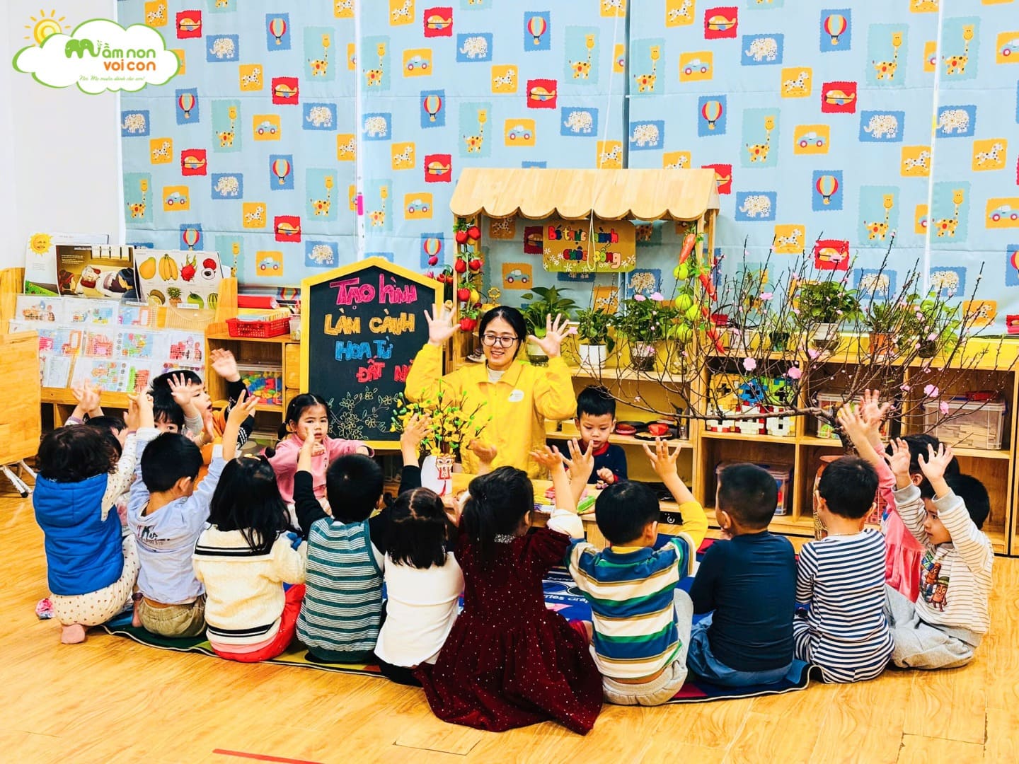 HOẠT ĐỘNG TRẢI NGHIỆM: LÀM CÀNH HOA TỪ ĐẤT NẶN HOẠT ĐỘNG TRẢI NGHIỆM: LÀM CÀNH HOA TỪ ĐẤT NẶN - TRƯỜNG MẦM NON VOI CON