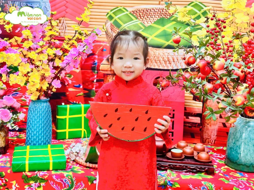 XUÂN KHẼ GHÉ QUA LỚP E3 - TRƯỜNG MẦM NON VOI CON