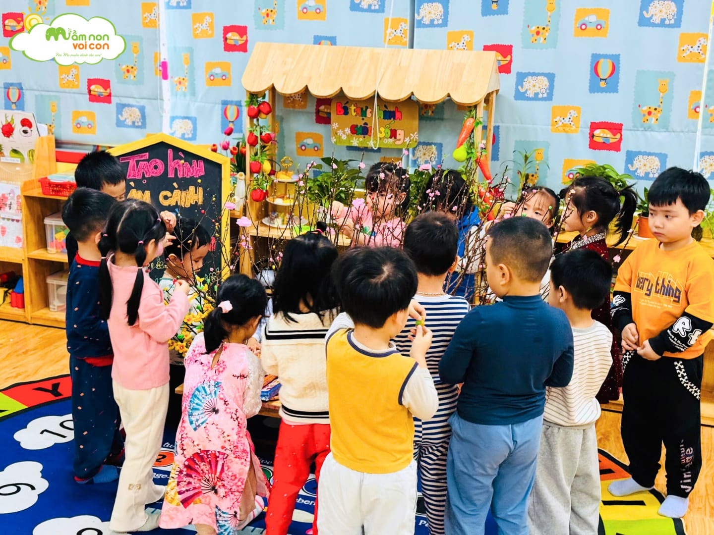 HOẠT ĐỘNG TRẢI NGHIỆM: LÀM CÀNH HOA TỪ ĐẤT NẶN HOẠT ĐỘNG TRẢI NGHIỆM: LÀM CÀNH HOA TỪ ĐẤT NẶN - TRƯỜNG MẦM NON VOI CON