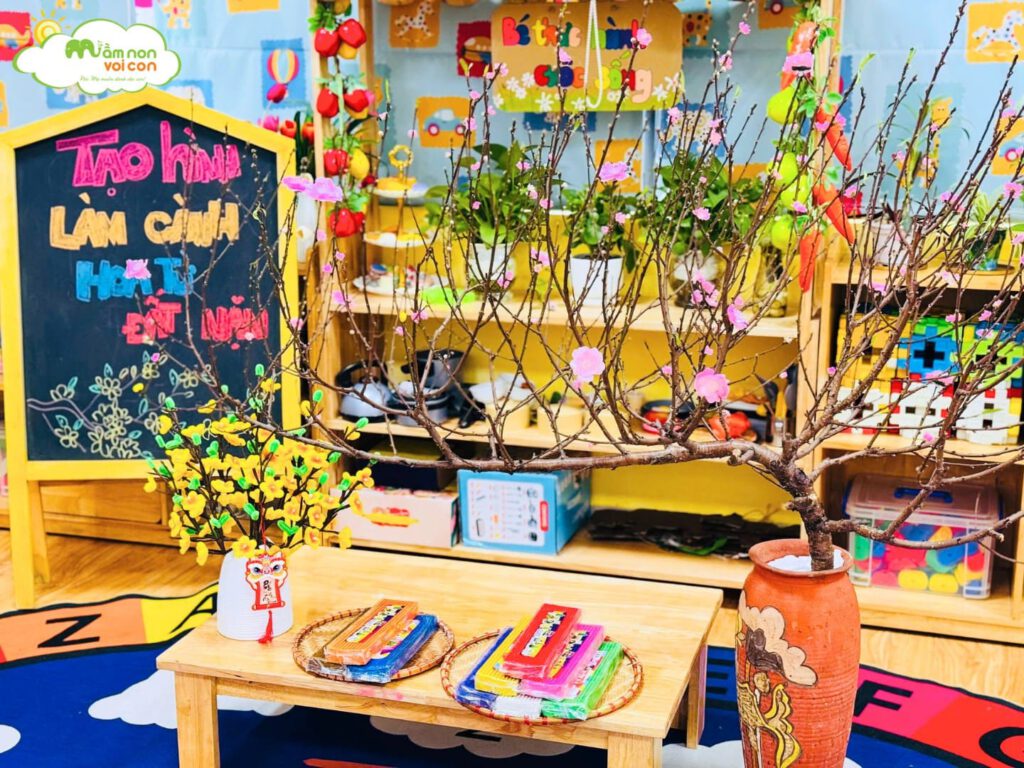 HOẠT ĐỘNG TRẢI NGHIỆM: LÀM CÀNH HOA TỪ ĐẤT NẶN - TRƯỜNG MẦM NON VOI CON