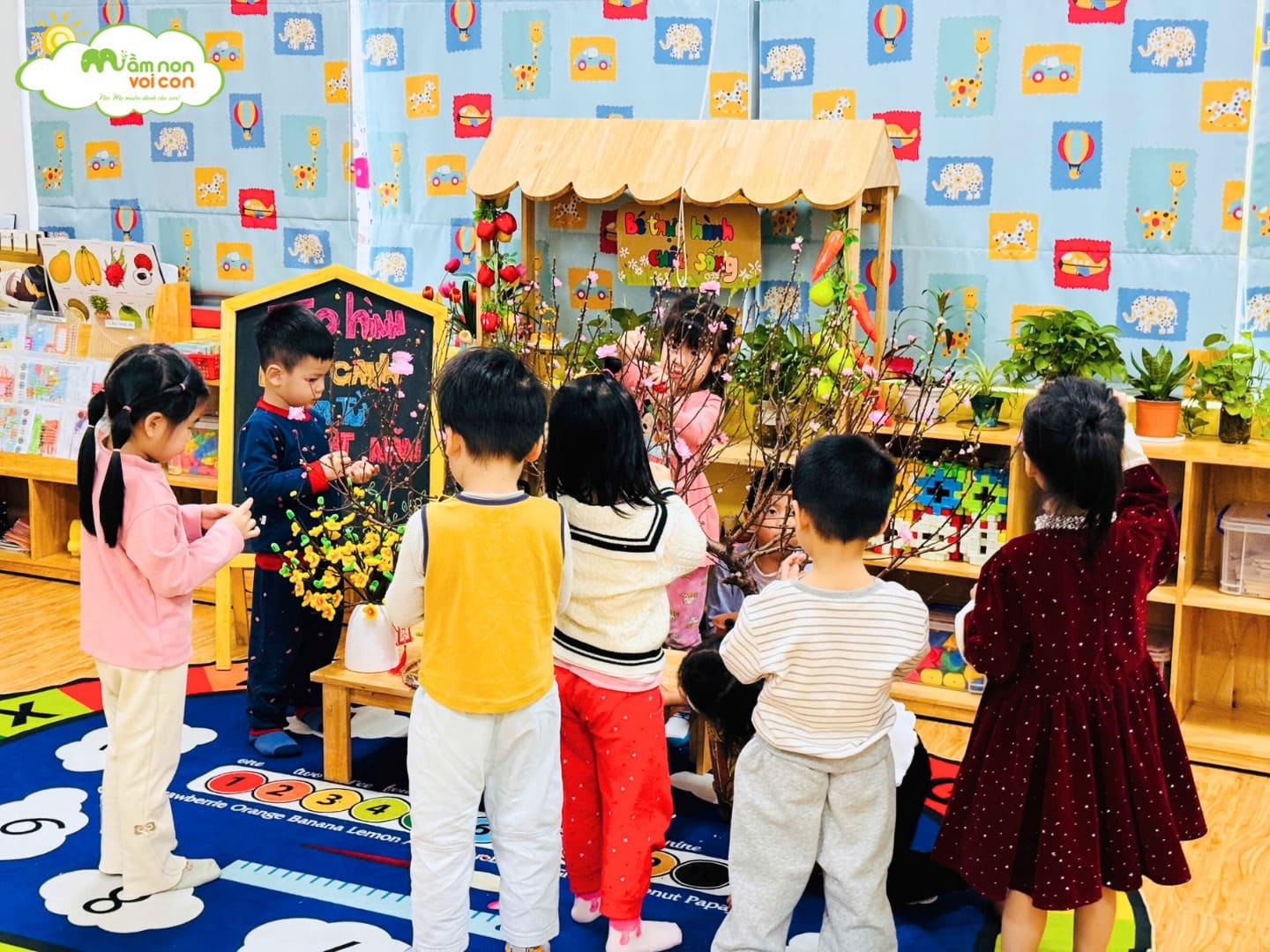 HOẠT ĐỘNG TRẢI NGHIỆM: LÀM CÀNH HOA TỪ ĐẤT NẶN HOẠT ĐỘNG TRẢI NGHIỆM: LÀM CÀNH HOA TỪ ĐẤT NẶN - TRƯỜNG MẦM NON VOI CON